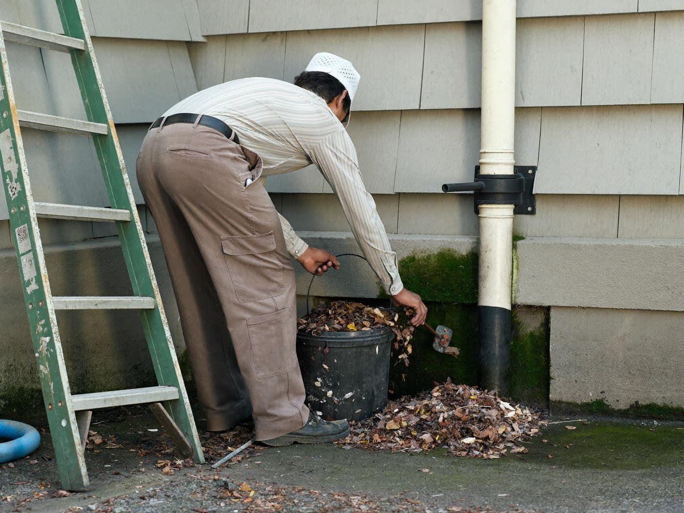 gutter clearing